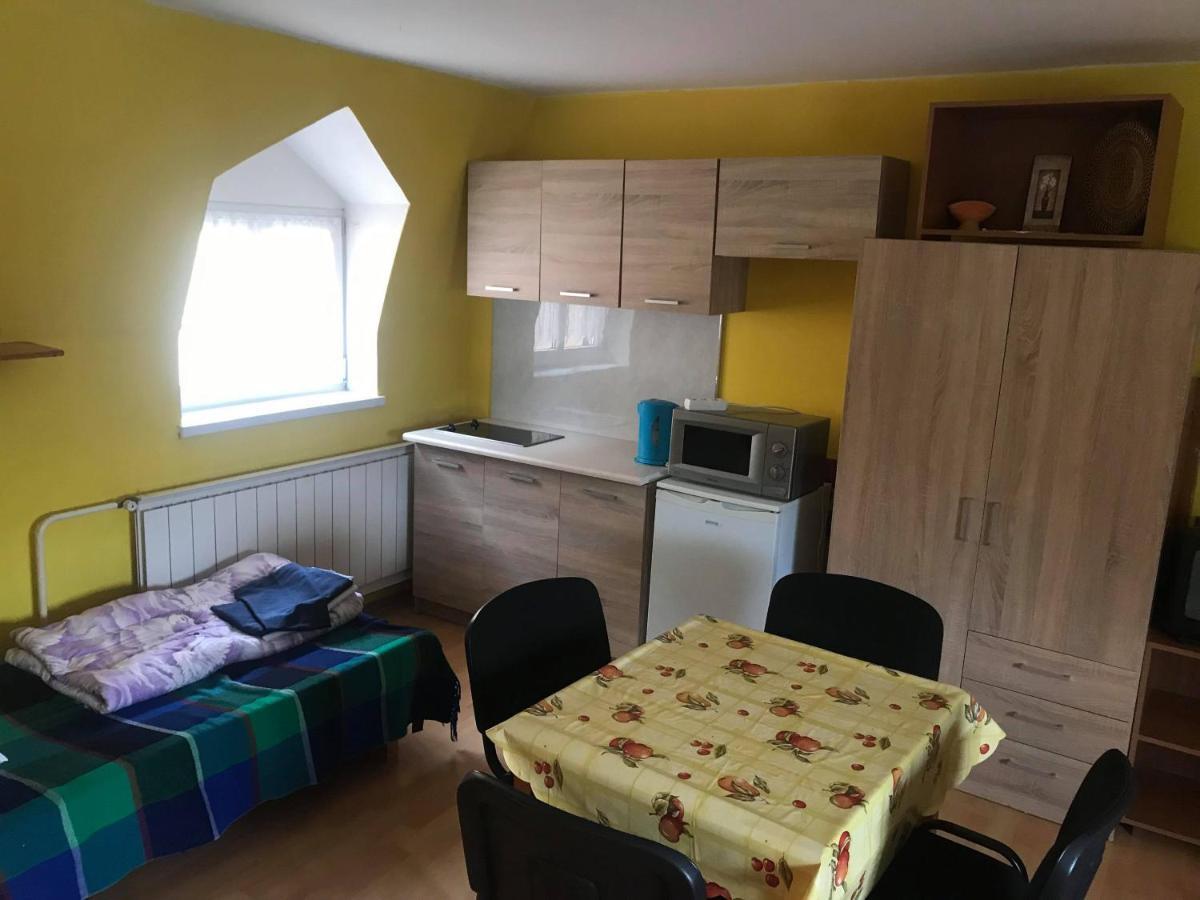 Apartmany Ingrid Bešeňová Eksteriør billede