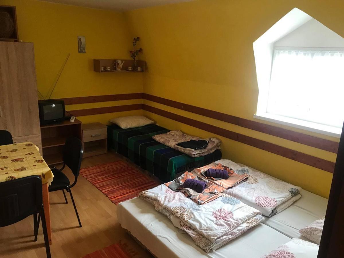 Apartmany Ingrid Bešeňová Eksteriør billede