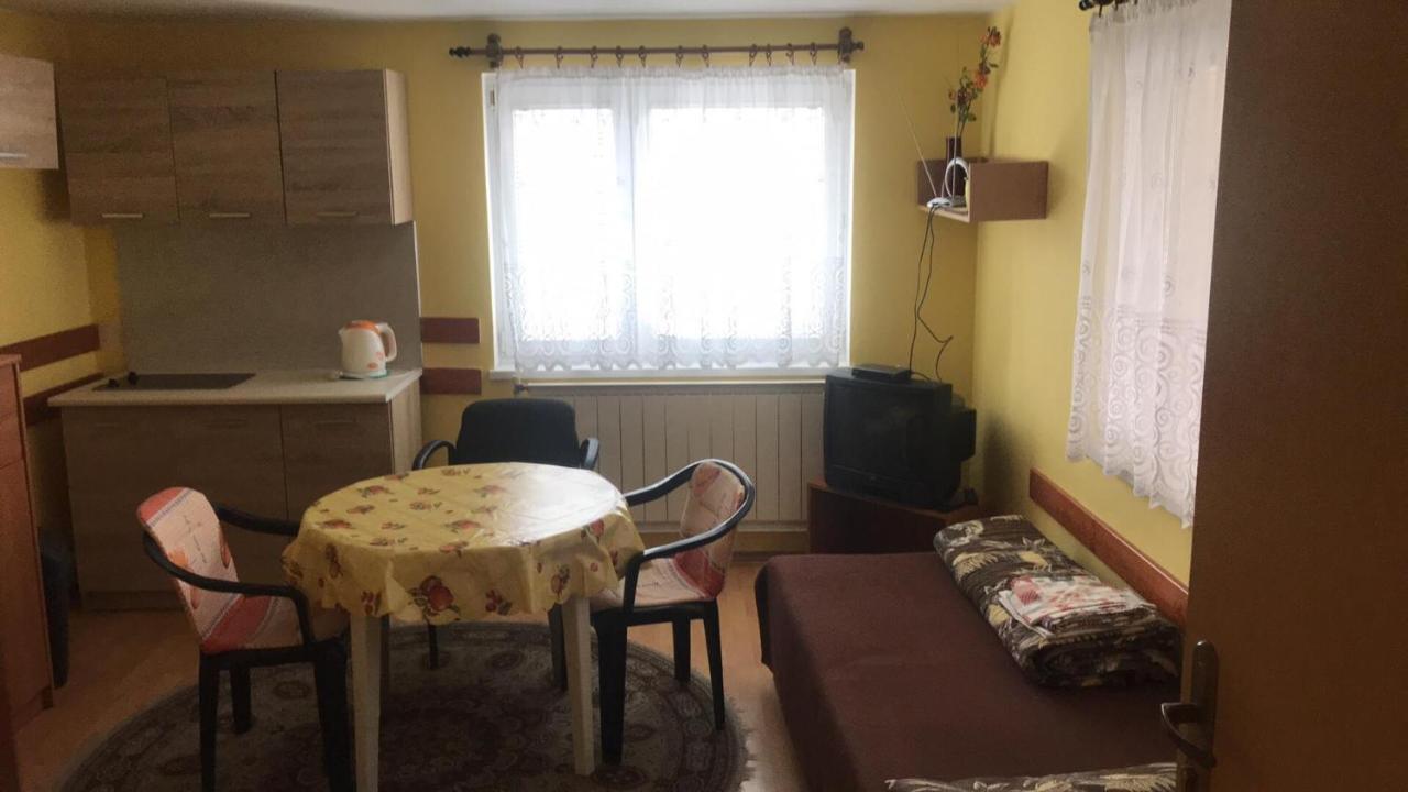 Apartmany Ingrid Bešeňová Eksteriør billede